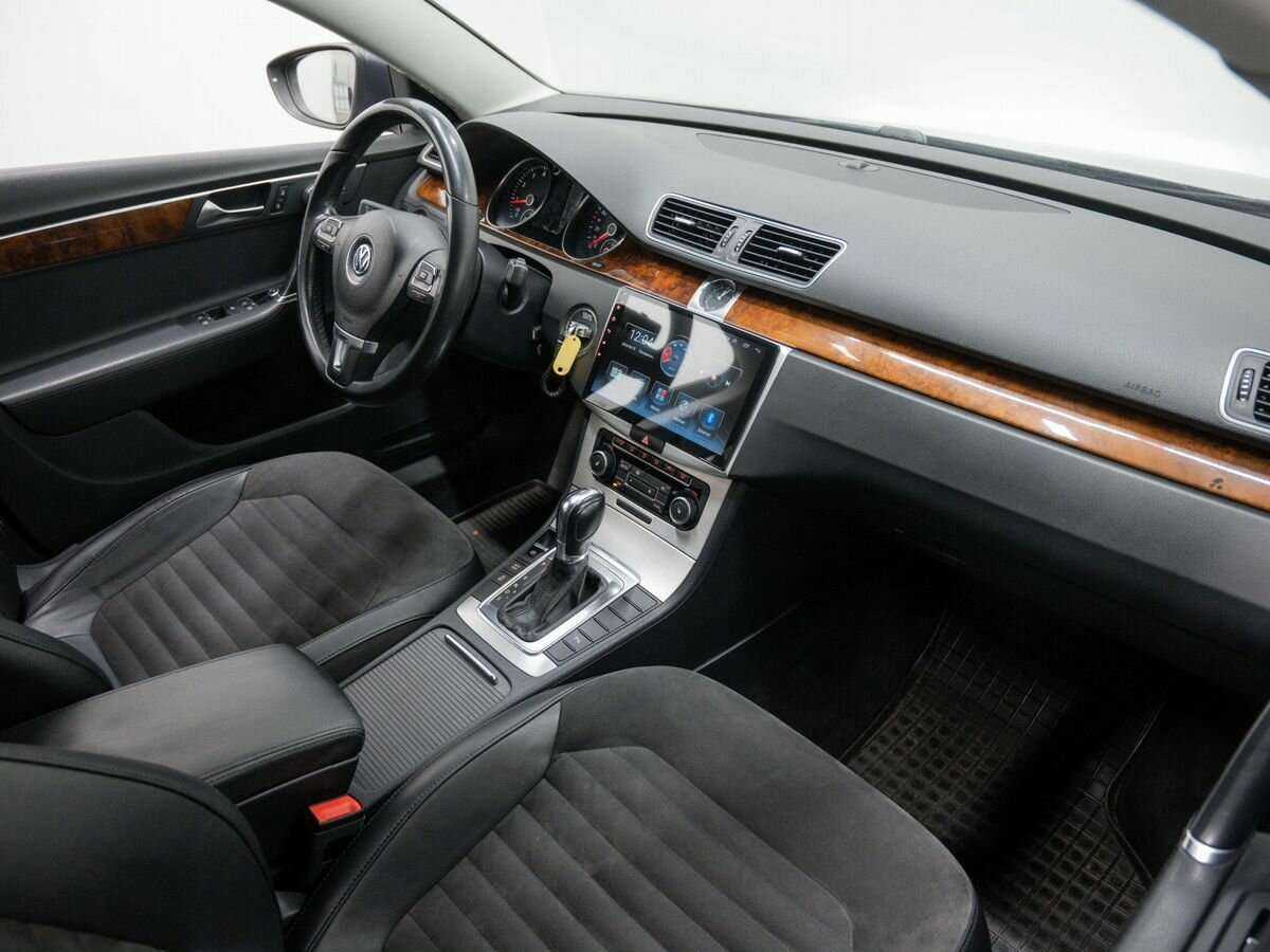 Volkswagen Passat с пробегом — 2011 год. Фото: #7