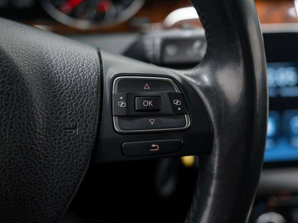 Volkswagen Passat с пробегом — 2011 год. Фото: #17