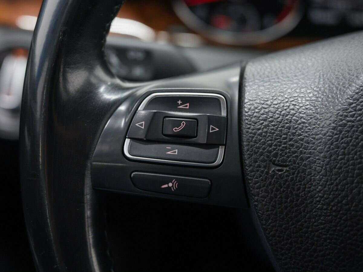 Volkswagen Passat с пробегом — 2011 год. Фото: #18