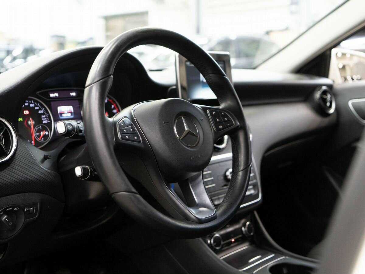 Mercedes-Benz A-Класс с пробегом — 2016 год. Фото: #4