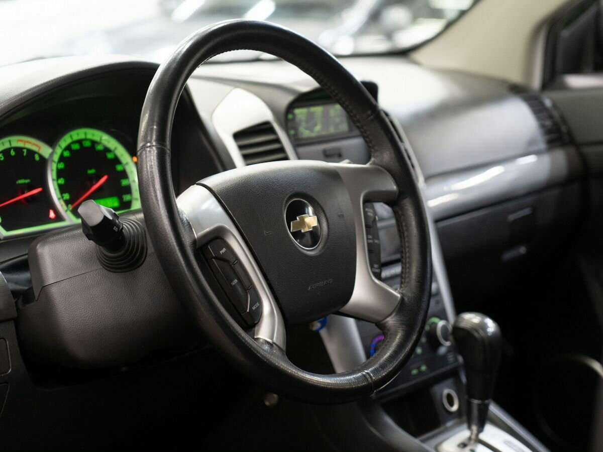 Chevrolet Captiva с пробегом — 2008 год. Фото: #4