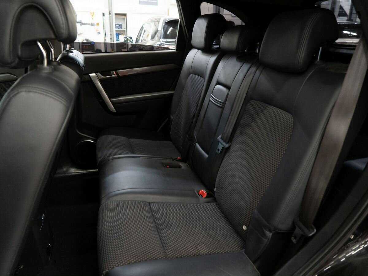 Chevrolet Captiva с пробегом — 2008 год. Фото: #6