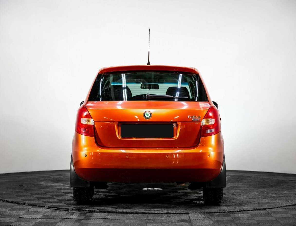 Skoda Fabia с пробегом — 2010 год. Фото: #4