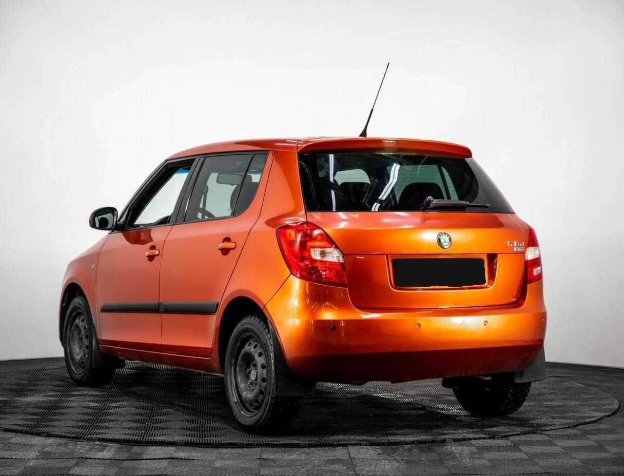 Skoda Fabia с пробегом — 2010 год. Фото: #5