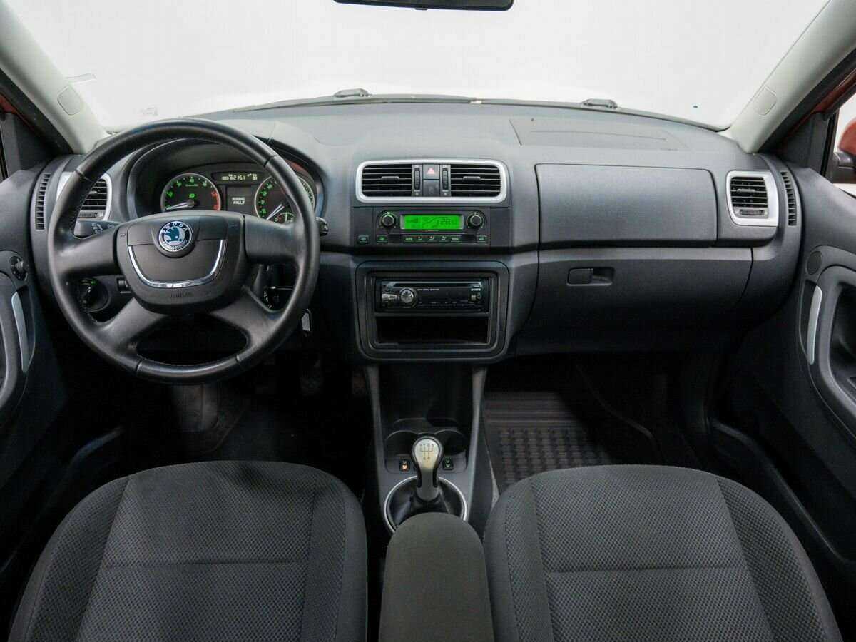 Skoda Fabia с пробегом — 2010 год. Фото: #10