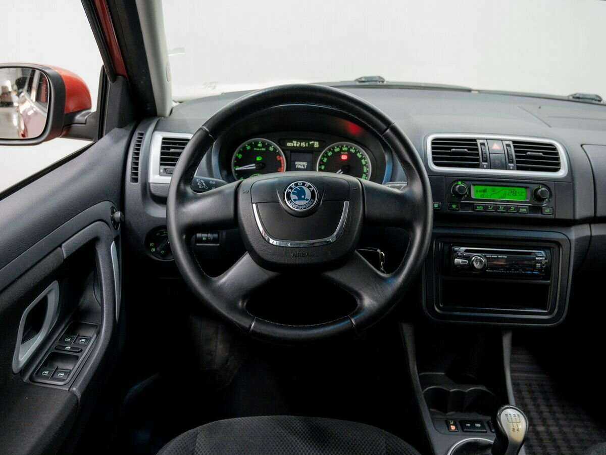 Skoda Fabia с пробегом — 2010 год. Фото: #11