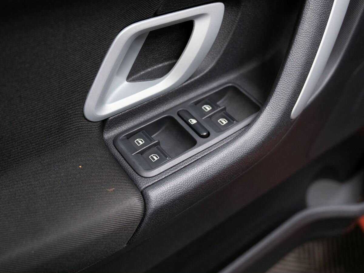 Skoda Fabia с пробегом — 2010 год. Фото: #15