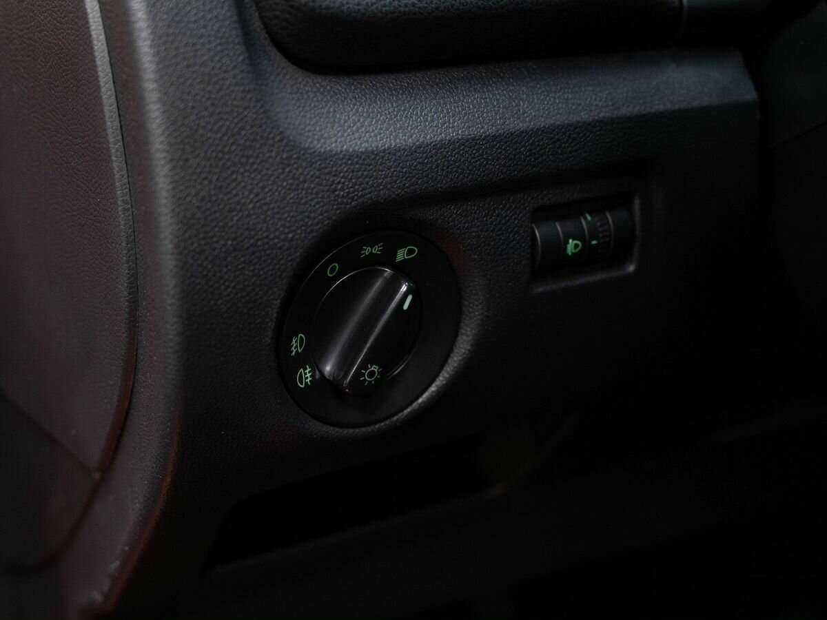 Skoda Fabia с пробегом — 2010 год. Фото: #17