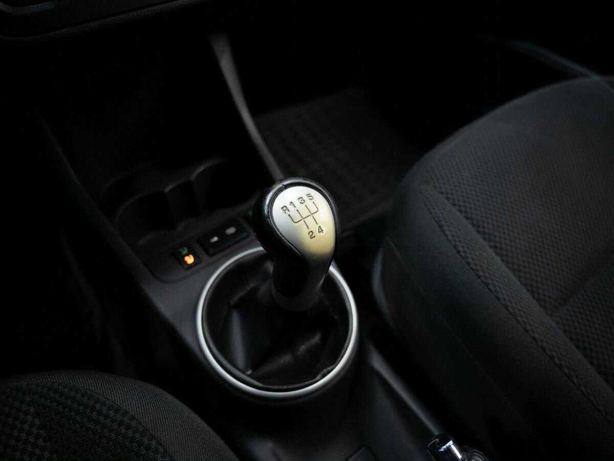 Skoda Fabia с пробегом — 2010 год. Фото: #18