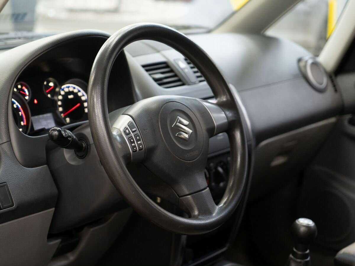 Suzuki SX4 с пробегом — 2010 год. Фото: #4
