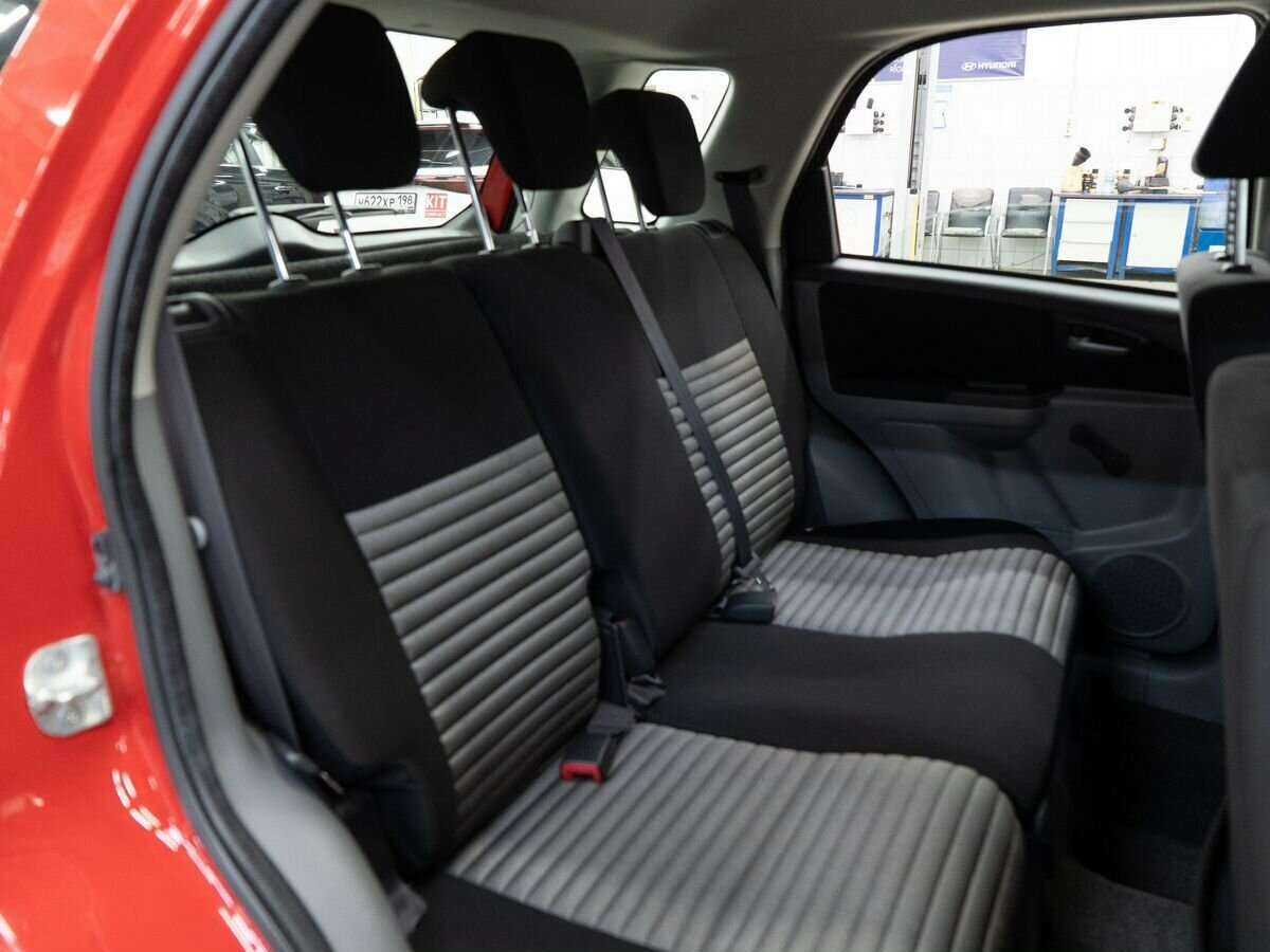 Suzuki SX4 с пробегом — 2010 год. Фото: #7