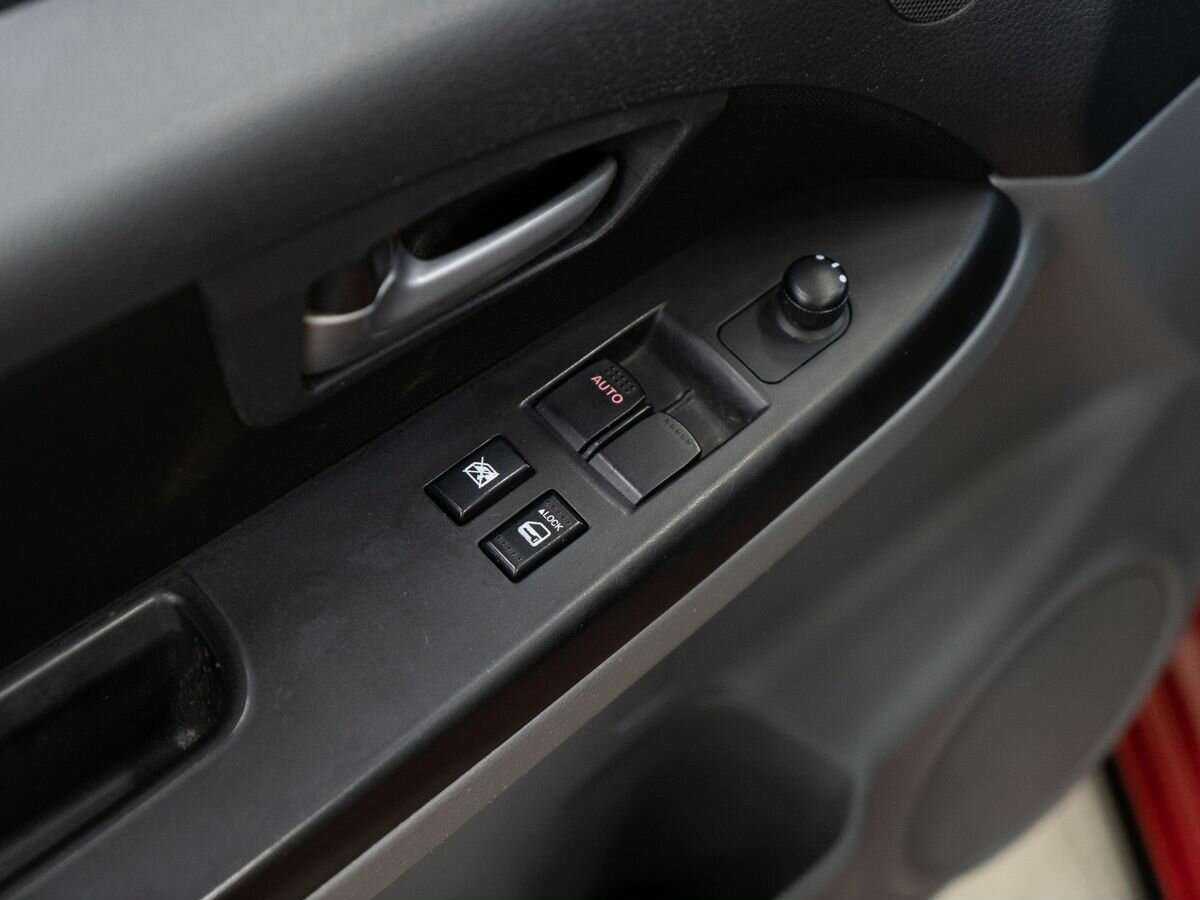 Suzuki SX4 с пробегом — 2010 год. Фото: #13