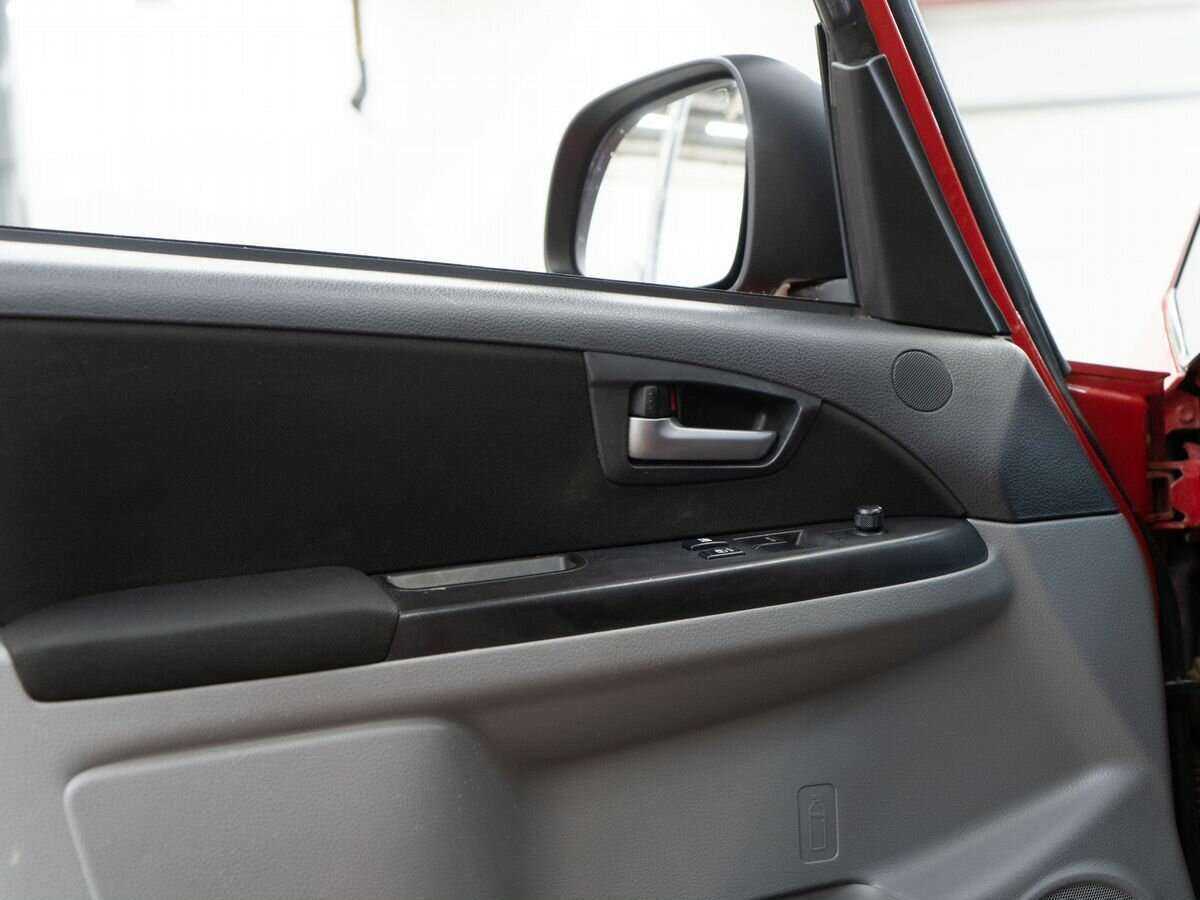 Suzuki SX4 с пробегом — 2010 год. Фото: #14