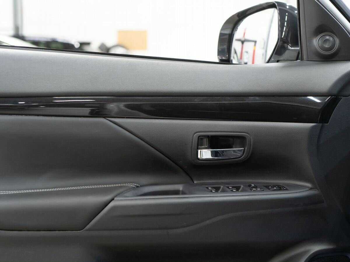 Mitsubishi Outlander с пробегом — 2022 год. Фото: #15