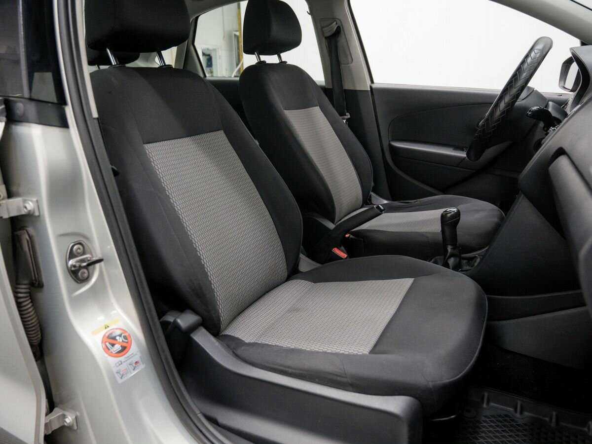 Volkswagen Polo с пробегом — 2010 год. Фото: #7