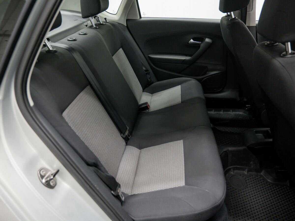 Volkswagen Polo с пробегом — 2010 год. Фото: #8