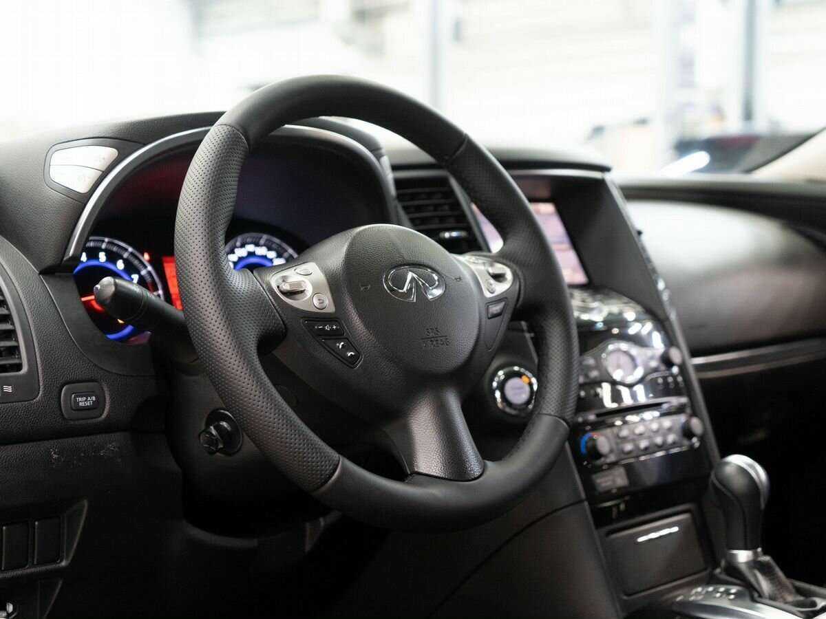 Infiniti FX с пробегом — 2008 год. Фото: #3