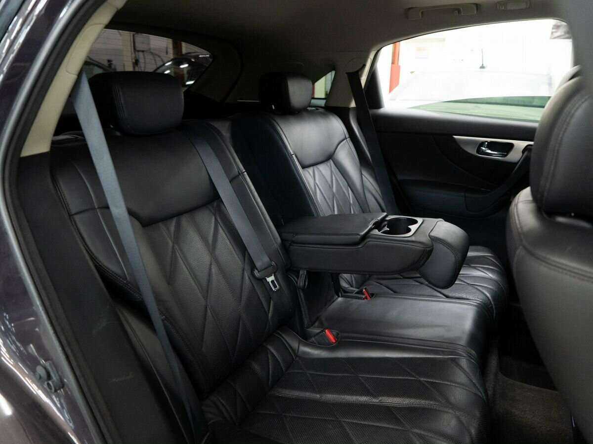 Infiniti FX с пробегом — 2008 год. Фото: #6