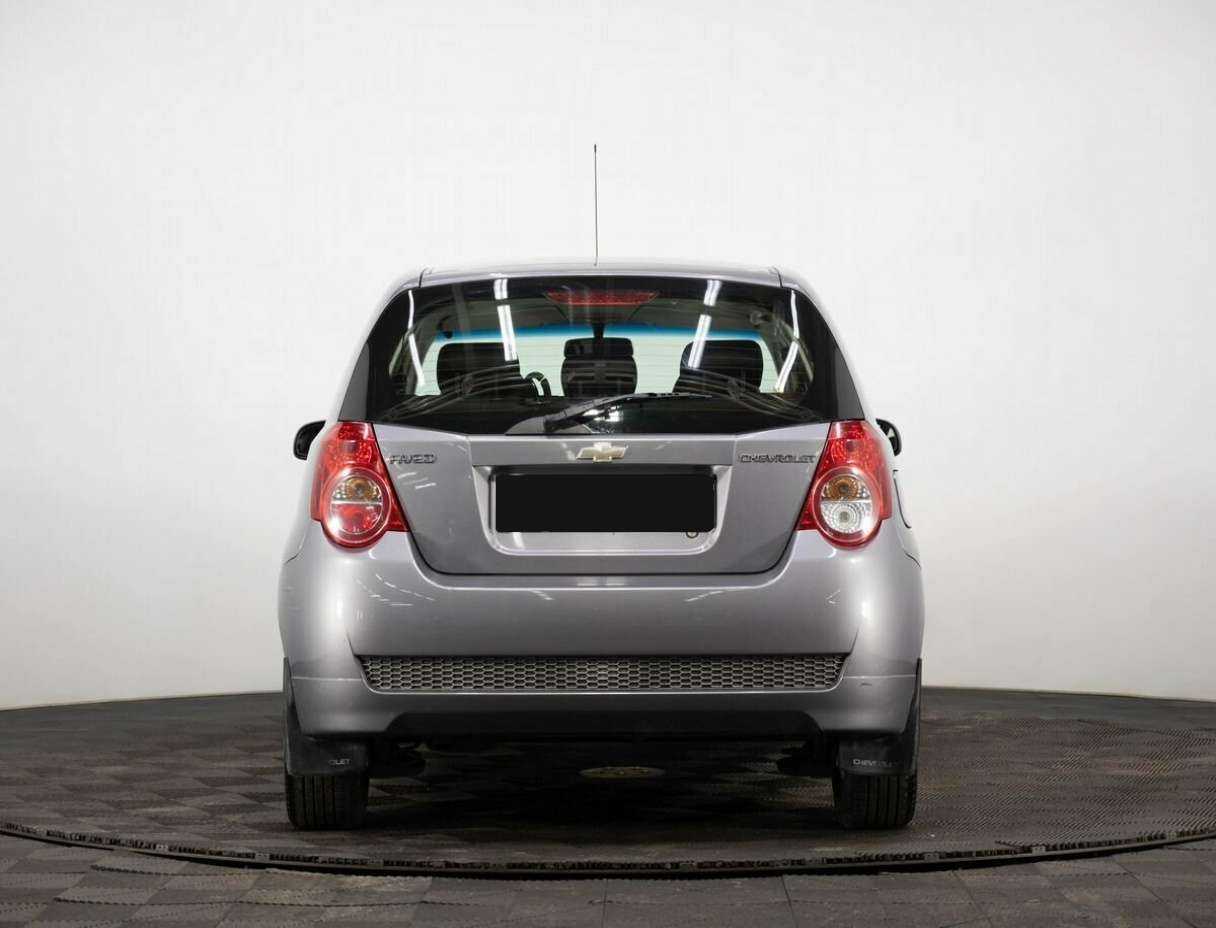 Chevrolet Aveo с пробегом — 2010 год. Фото: #4