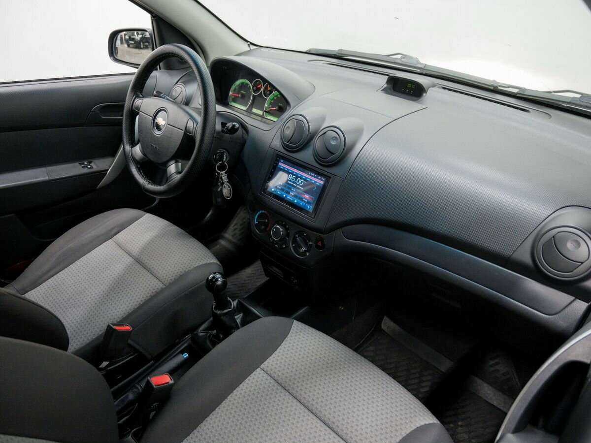 Chevrolet Aveo с пробегом — 2010 год. Фото: #6