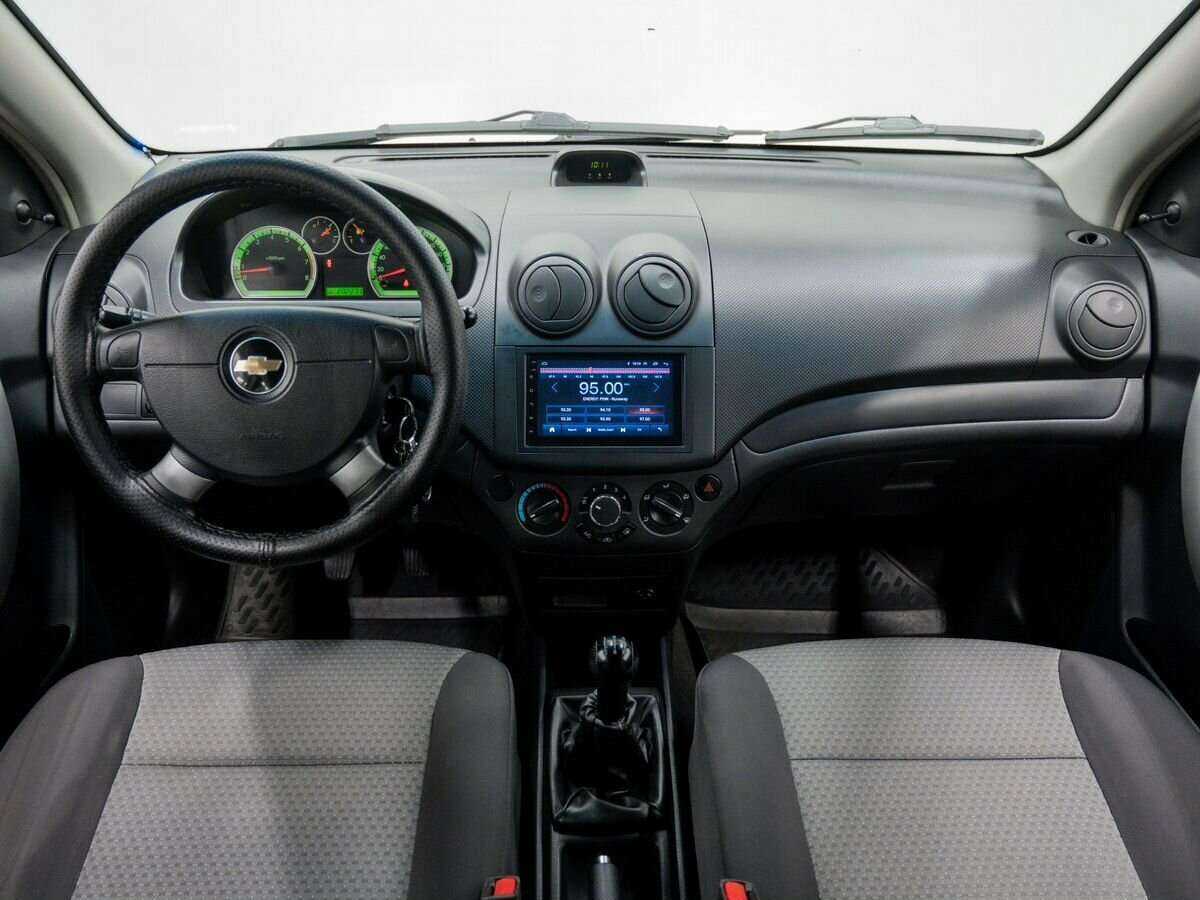 Chevrolet Aveo с пробегом — 2010 год. Фото: #9