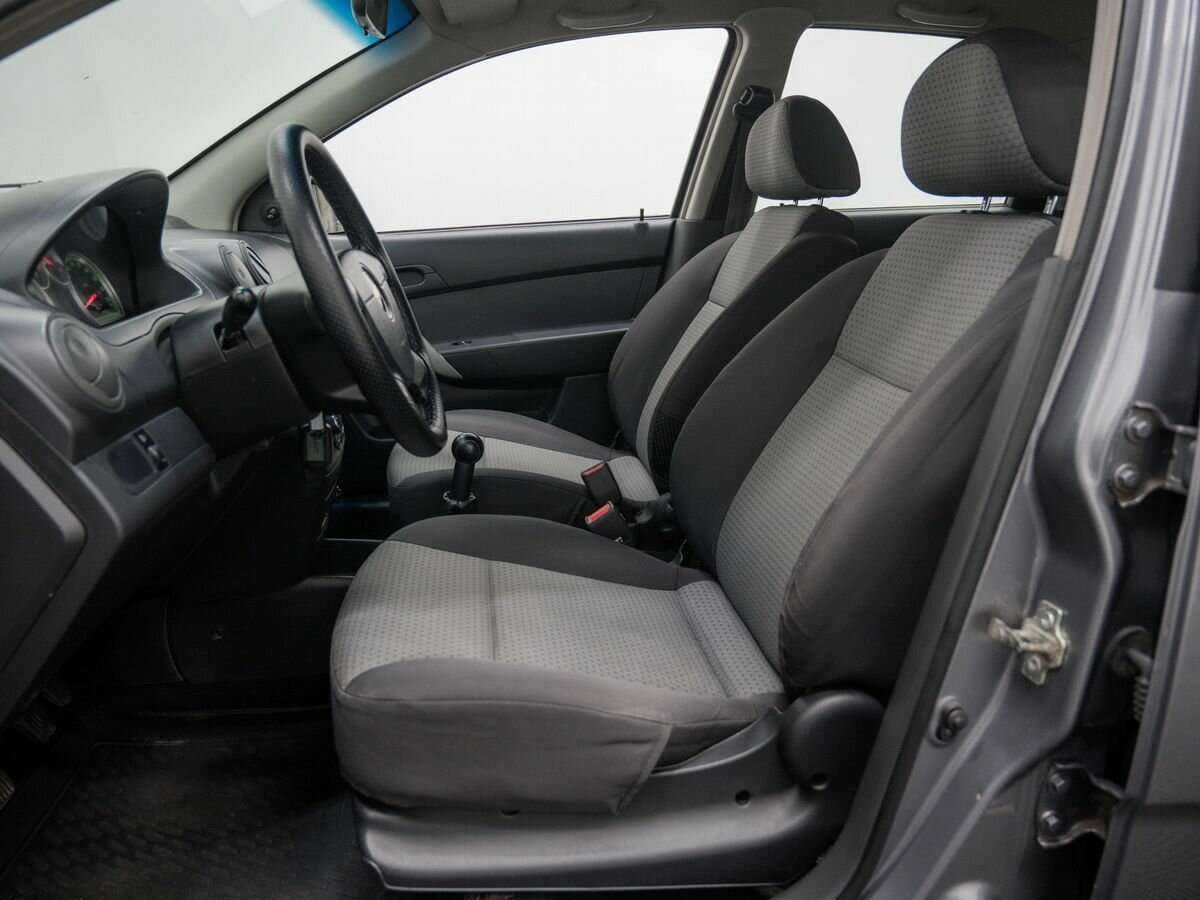 Chevrolet Aveo с пробегом — 2010 год. Фото: #13