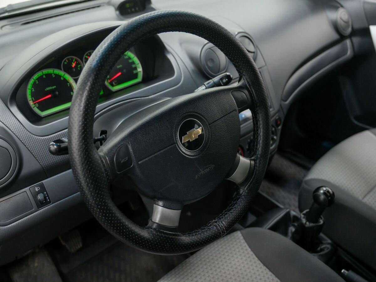 Chevrolet Aveo с пробегом — 2010 год. Фото: #15