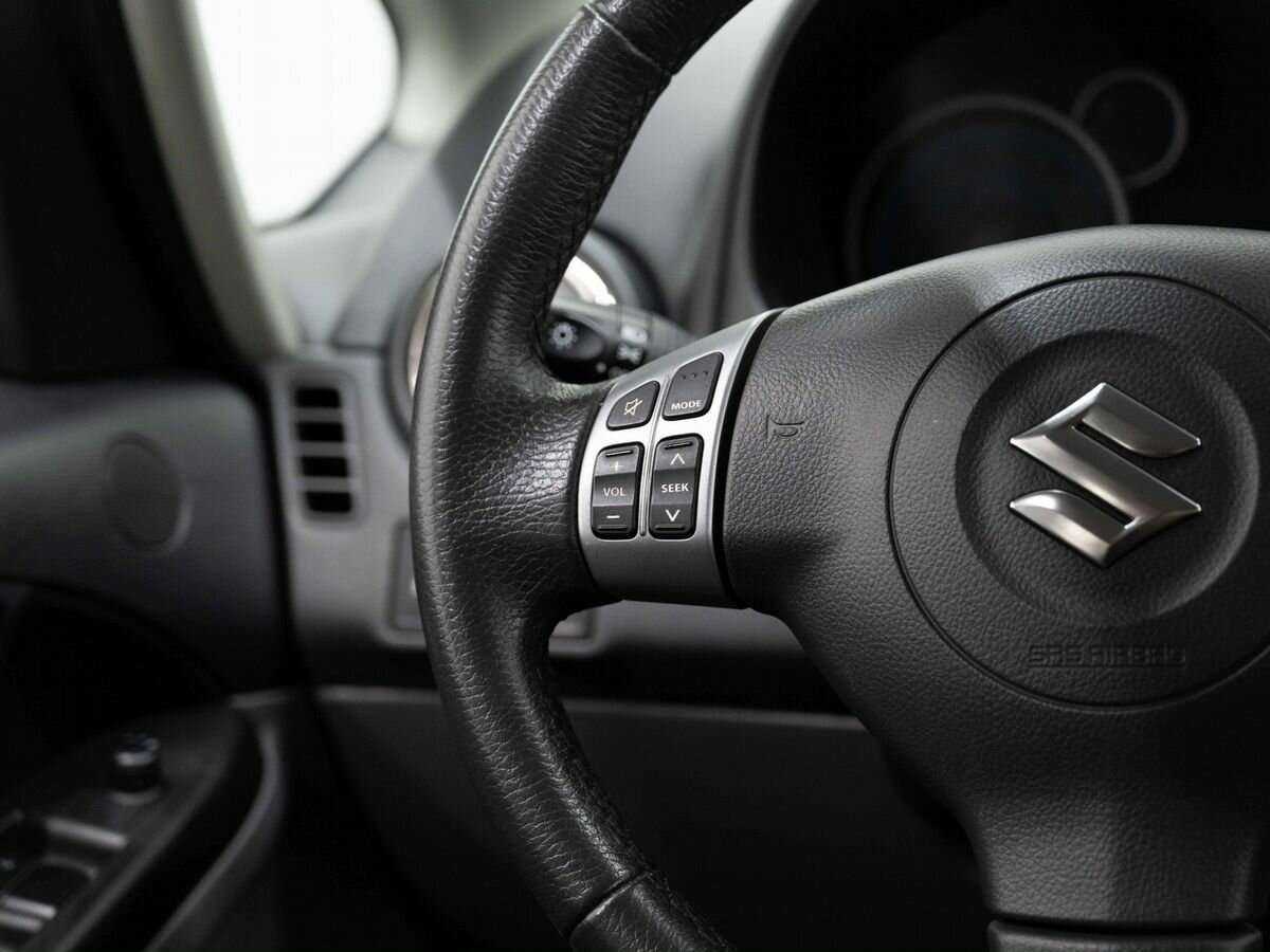 Suzuki SX4 с пробегом — 2013 год. Фото: #13