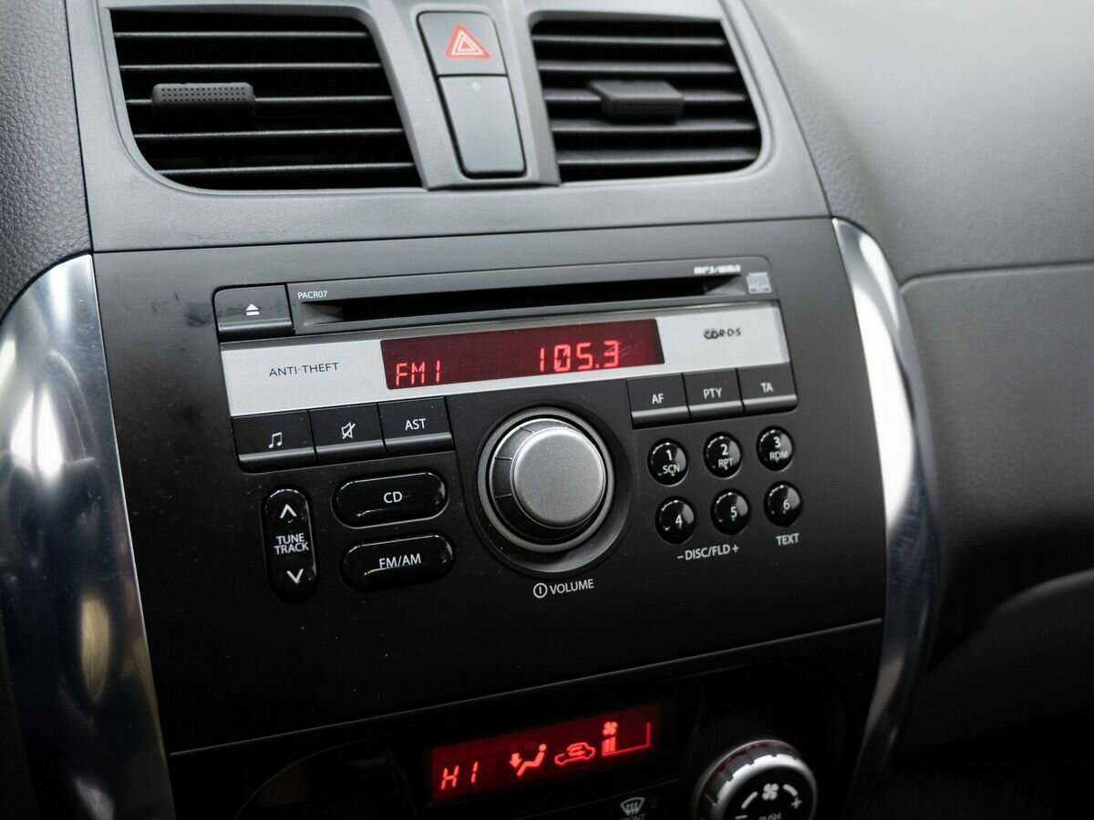 Suzuki SX4 с пробегом — 2013 год. Фото: #17