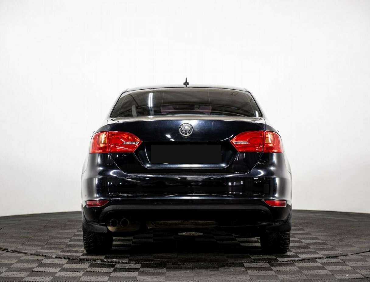 Volkswagen Jetta с пробегом — 2011 год. Фото: #4