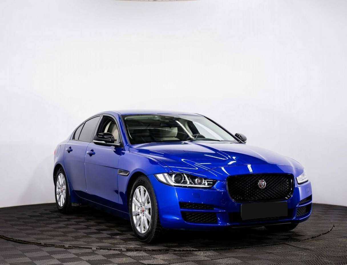 Jaguar XE с пробегом — 2017 год. Фото: #2