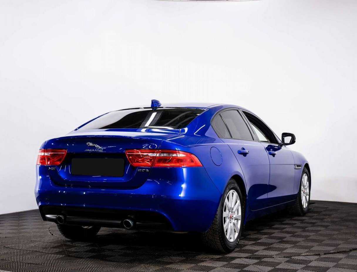 Jaguar XE с пробегом — 2017 год. Фото: #5