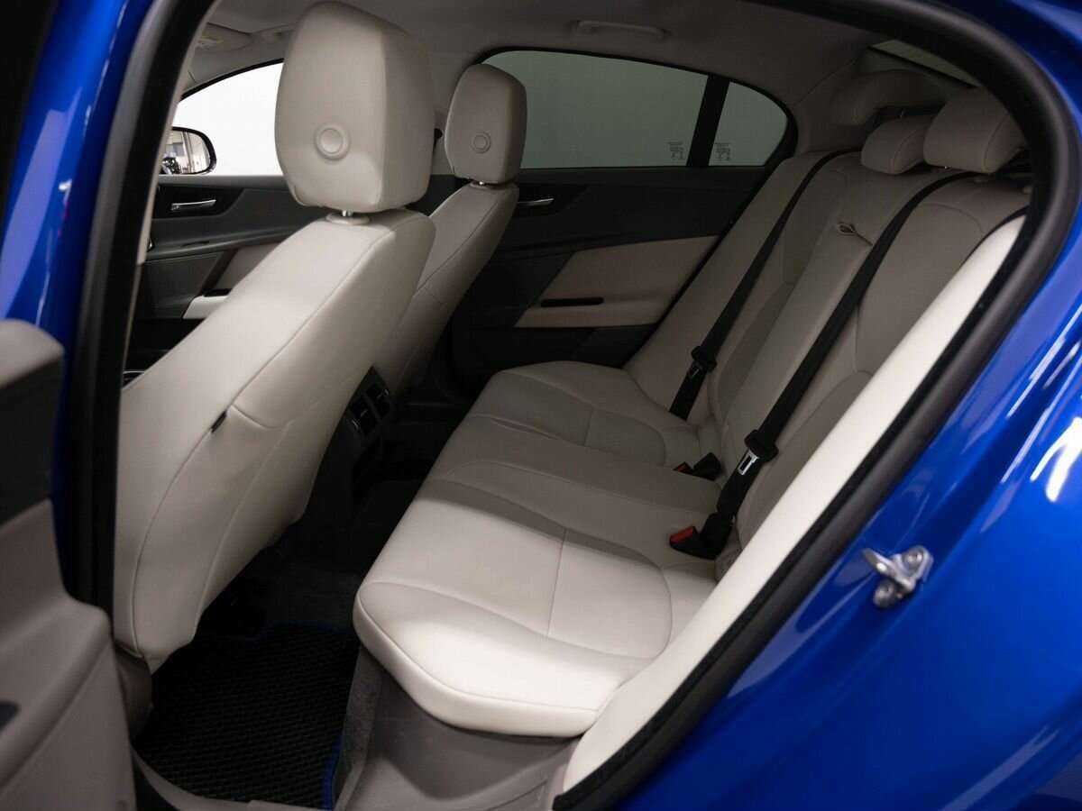 Jaguar XE с пробегом — 2017 год. Фото: #8