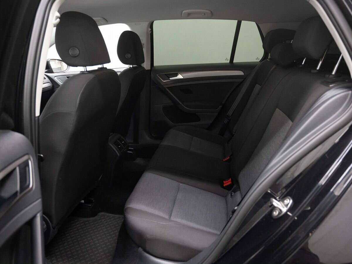 Volkswagen Golf с пробегом — 2013 год. Фото: #10