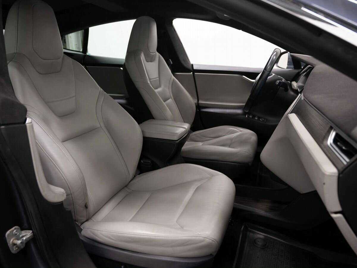 Tesla Model S с пробегом — 2015 год. Фото: #7