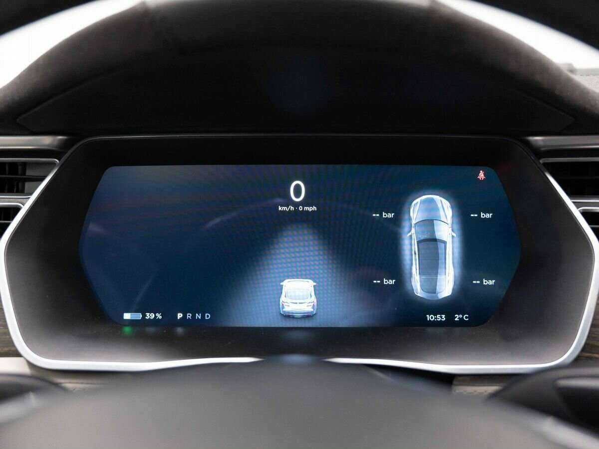 Tesla Model S с пробегом — 2015 год. Фото: #13