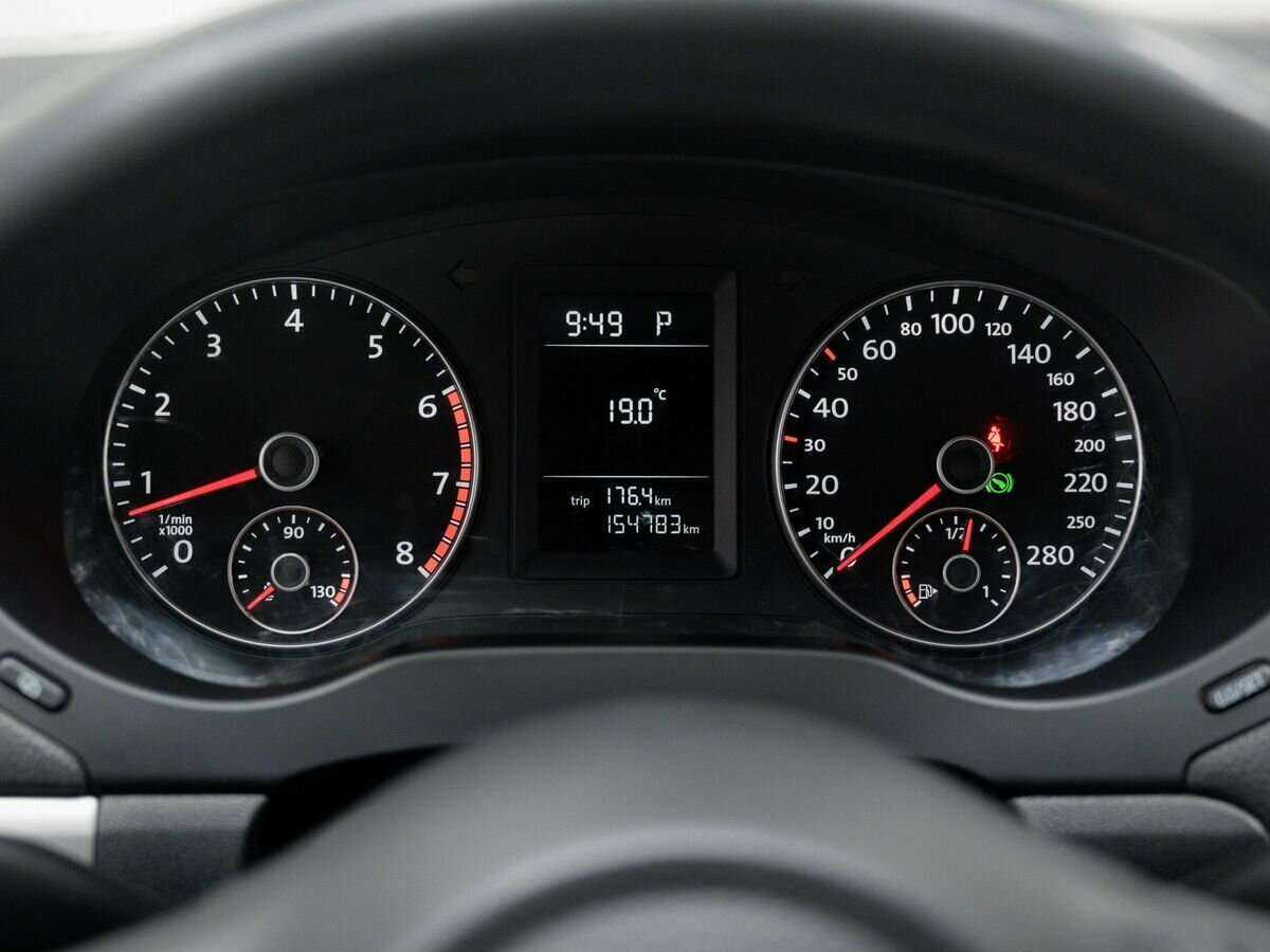 Volkswagen Jetta с пробегом — 2011 год. Фото: #17