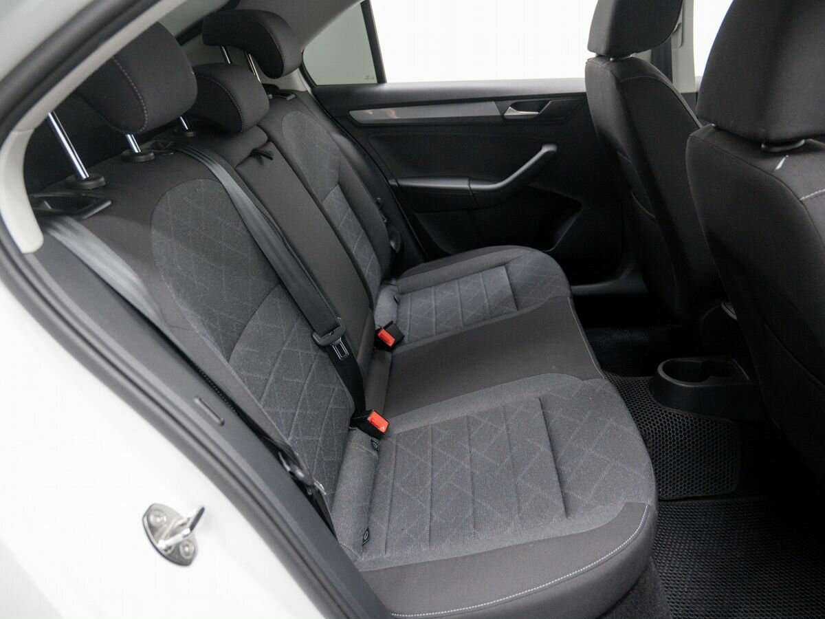 Volkswagen Polo с пробегом — 2020 год. Фото: #8