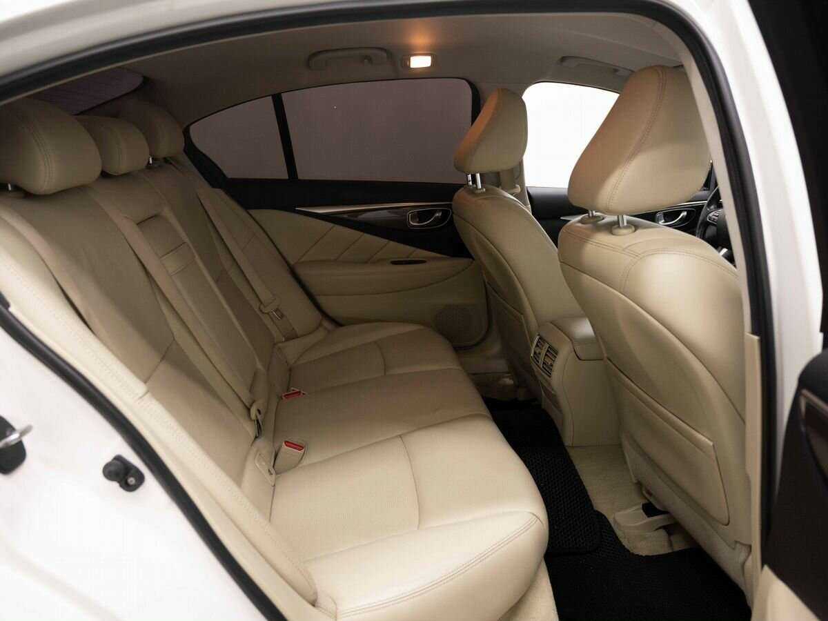 Infiniti Q50 с пробегом — 2015 год. Фото: #5