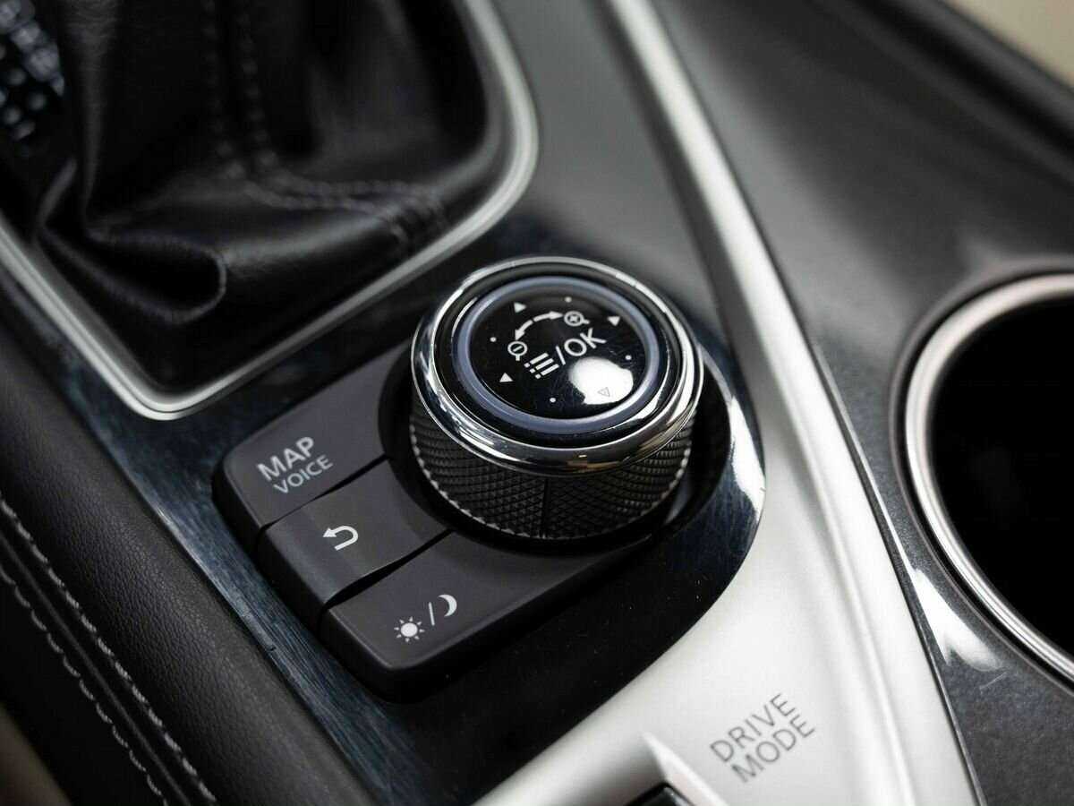 Infiniti Q50 с пробегом — 2015 год. Фото: #22