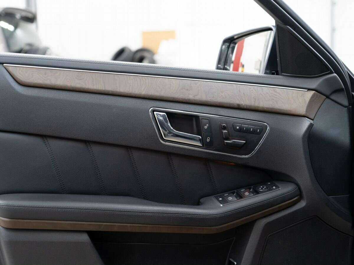 Mercedes-Benz E-Класс с пробегом — 2011 год. Фото: #14