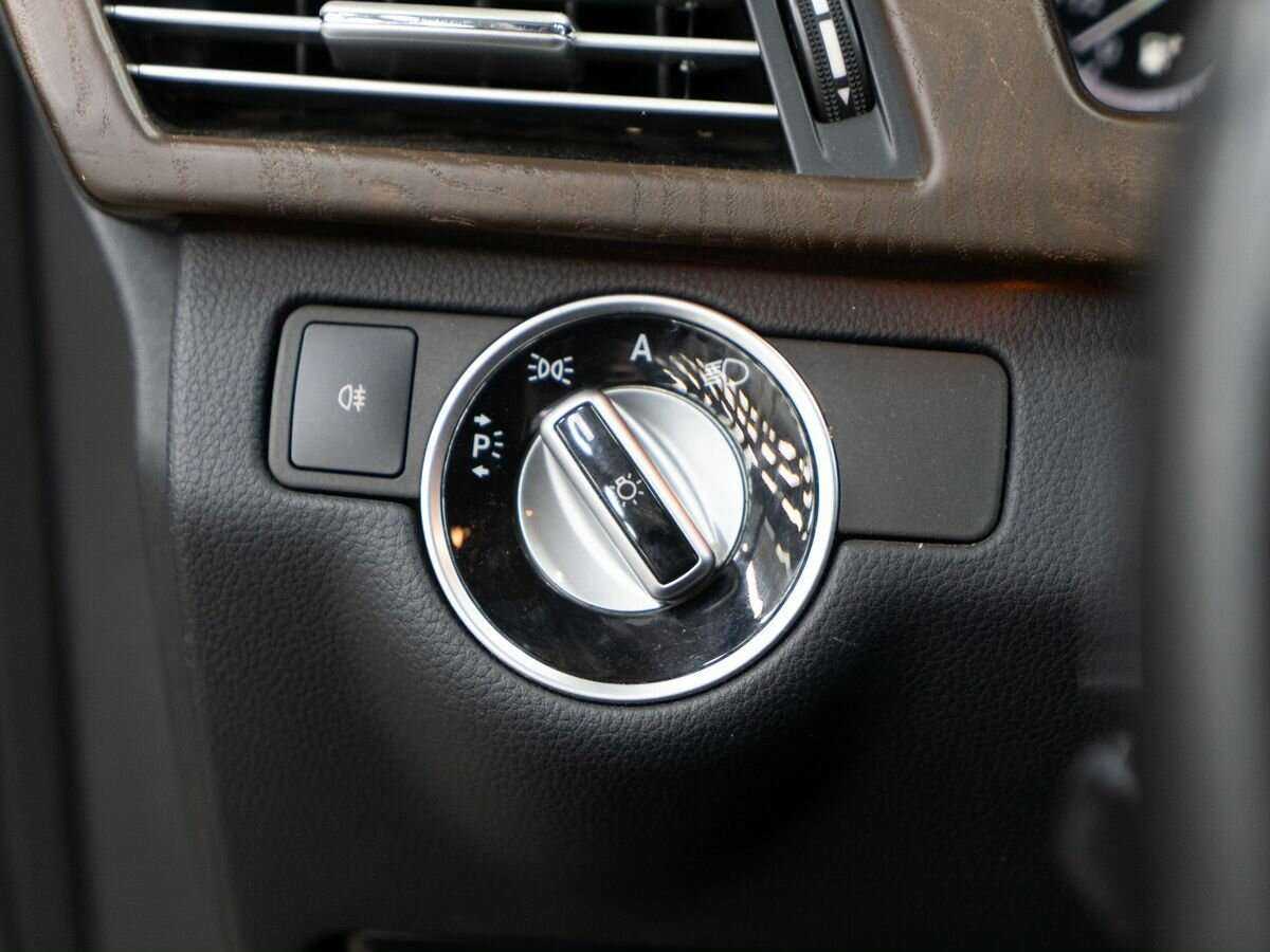 Mercedes-Benz E-Класс с пробегом — 2011 год. Фото: #15