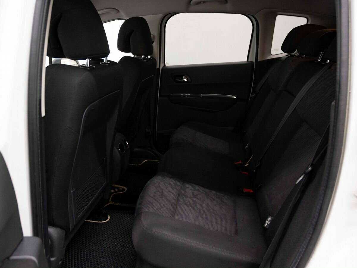 Peugeot 3008 с пробегом — 2010 год. Фото: #8