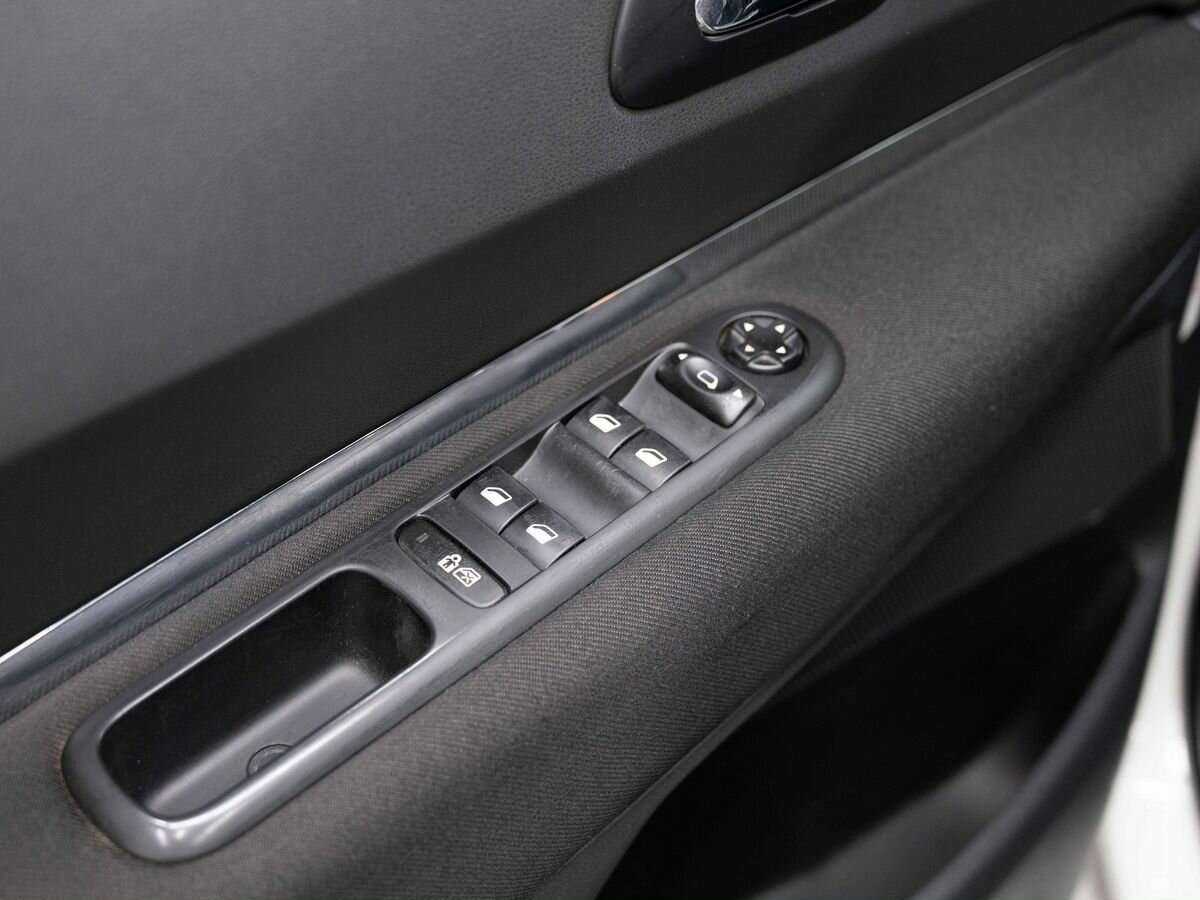 Peugeot 3008 с пробегом — 2010 год. Фото: #18