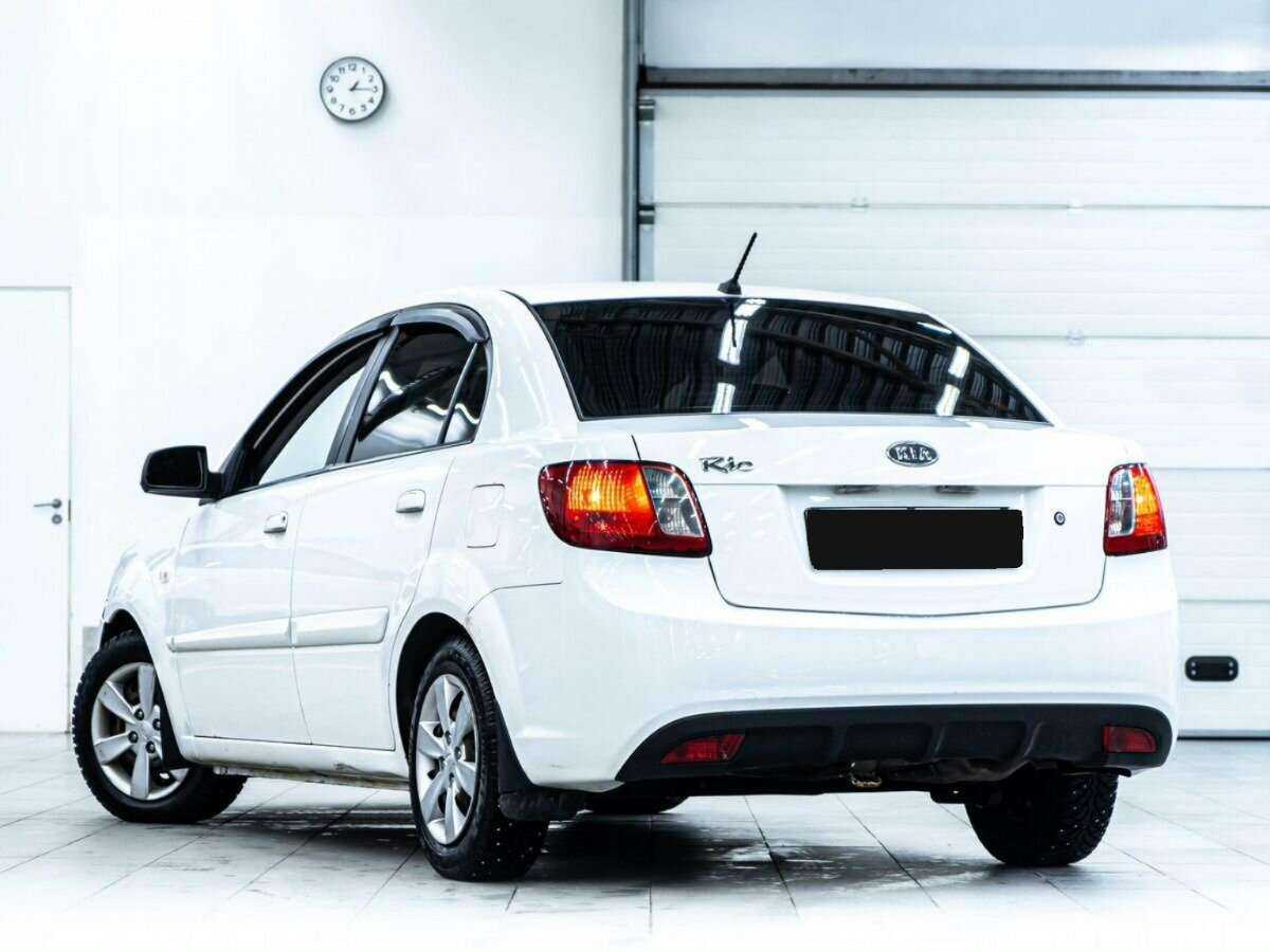 Kia Rio с пробегом — 2010 год. Фото: #3
