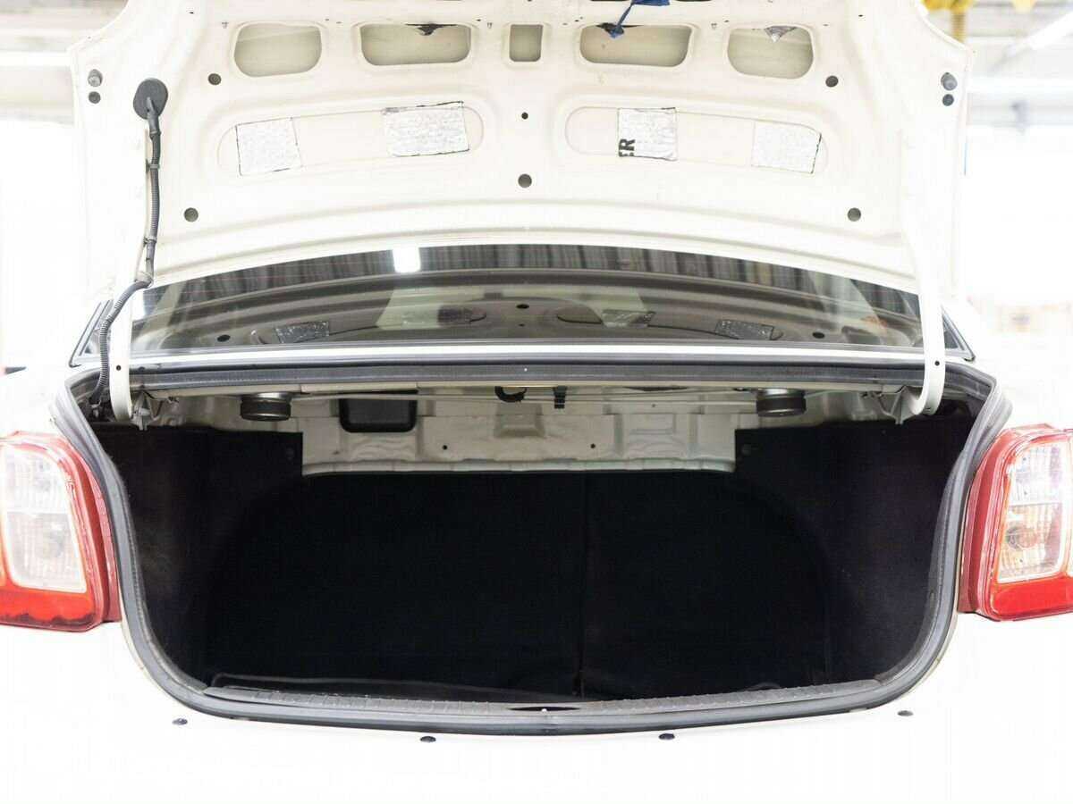 Kia Rio с пробегом — 2010 год. Фото: #7