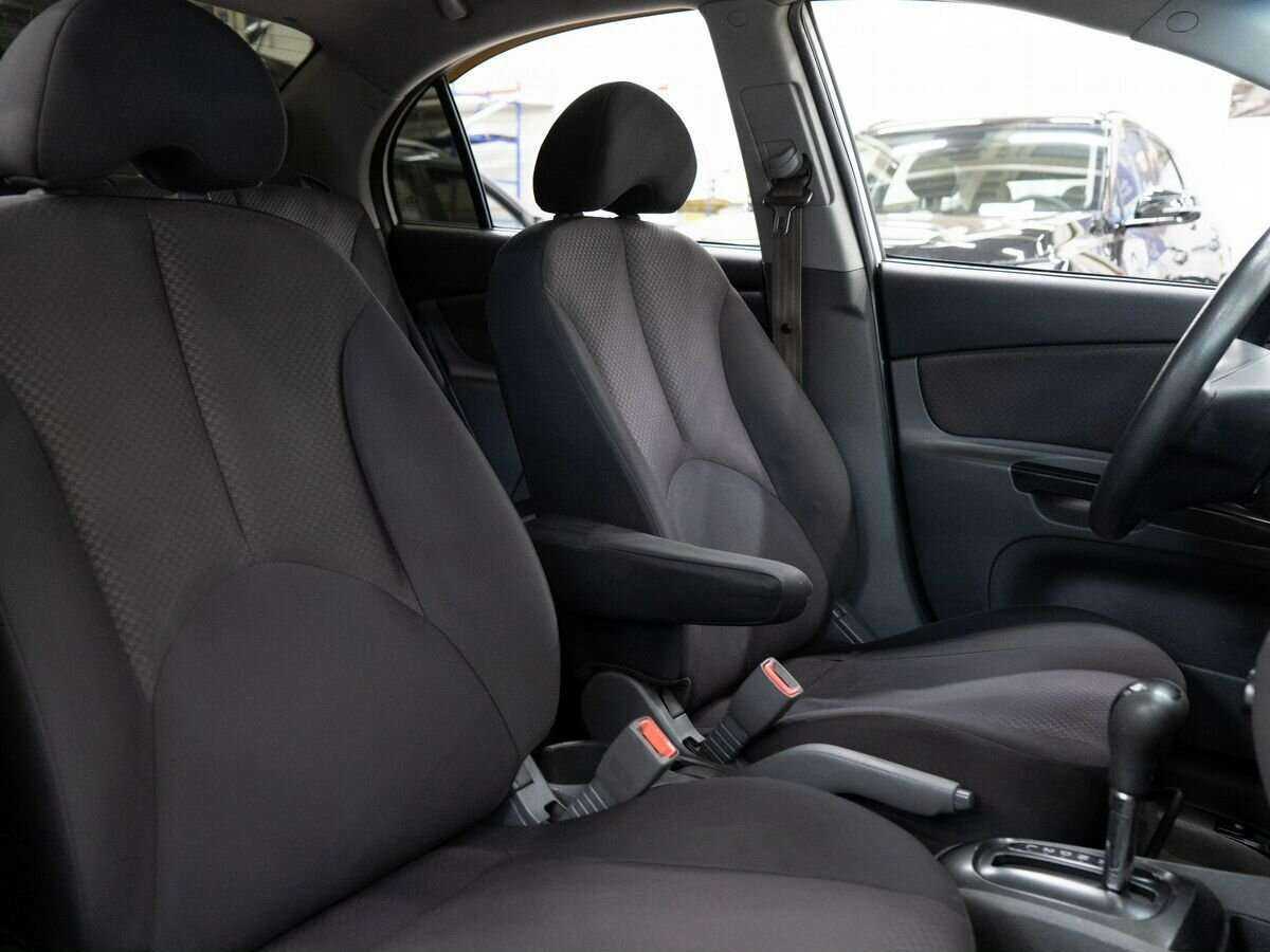 Kia Rio с пробегом — 2010 год. Фото: #9