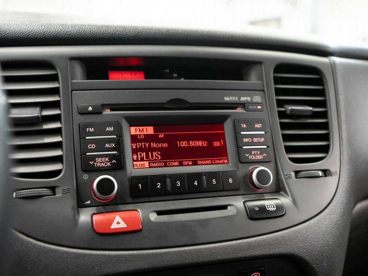 Kia Rio с пробегом — 2010 год. Фото: #10