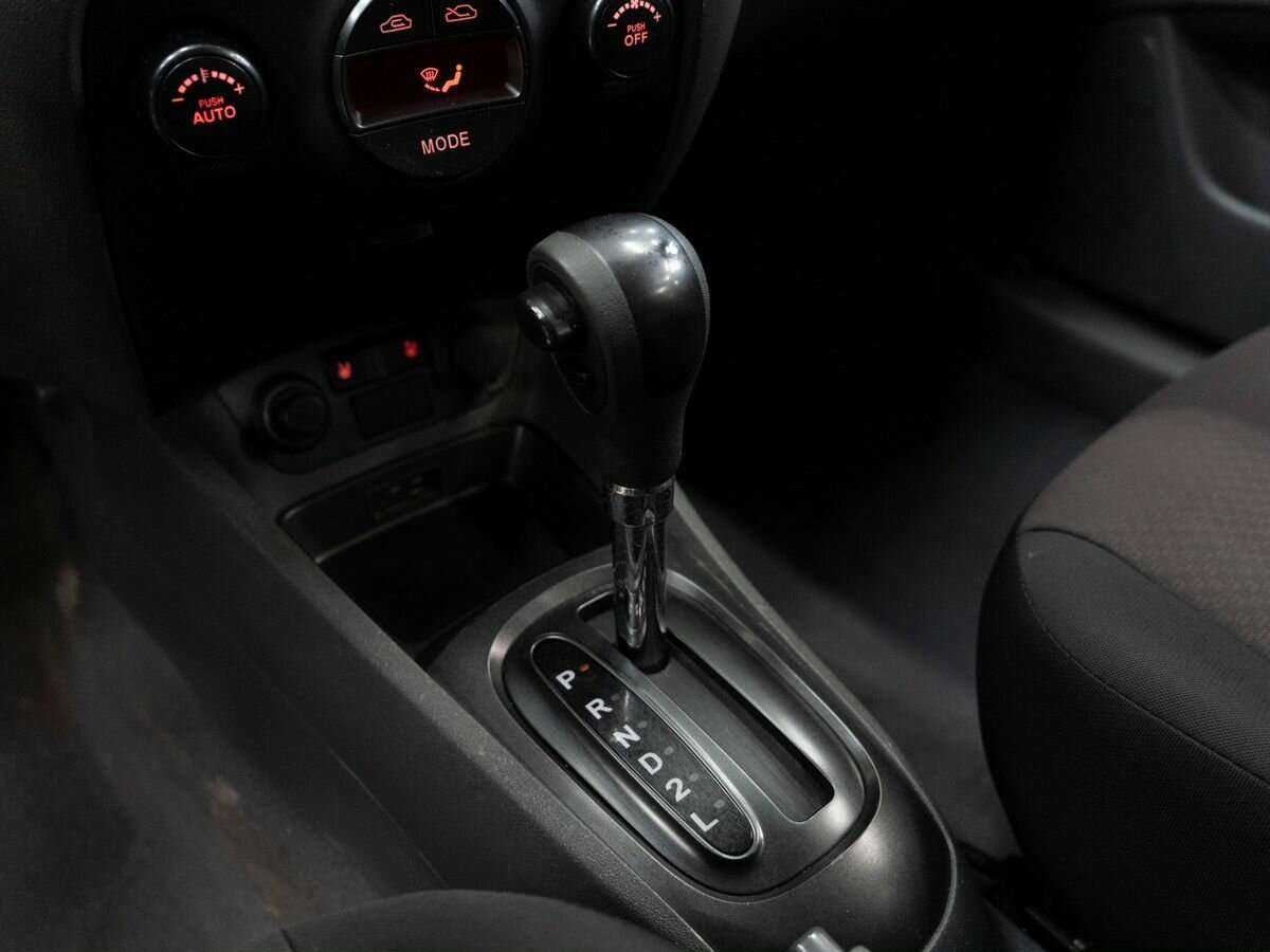 Kia Rio с пробегом — 2010 год. Фото: #13