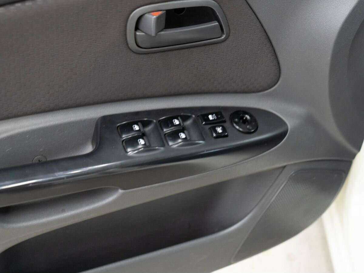 Kia Rio с пробегом — 2010 год. Фото: #14